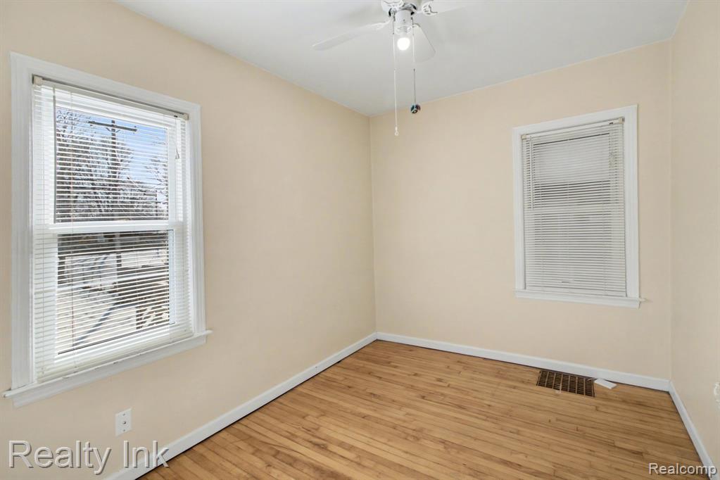 4845 Hatchery Road, Waterford, MI 48329 — Photo 11