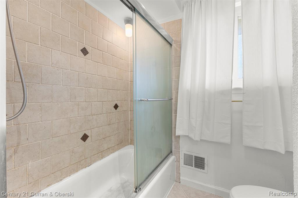 12345 Bedford Drive, Southgate, MI 48195 — Photo 28