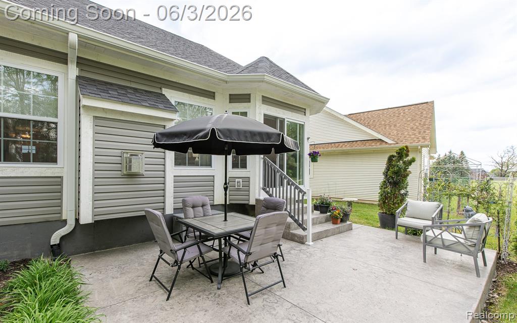 7466 Village Court, Davisburg, MI 48350 — Photo 33