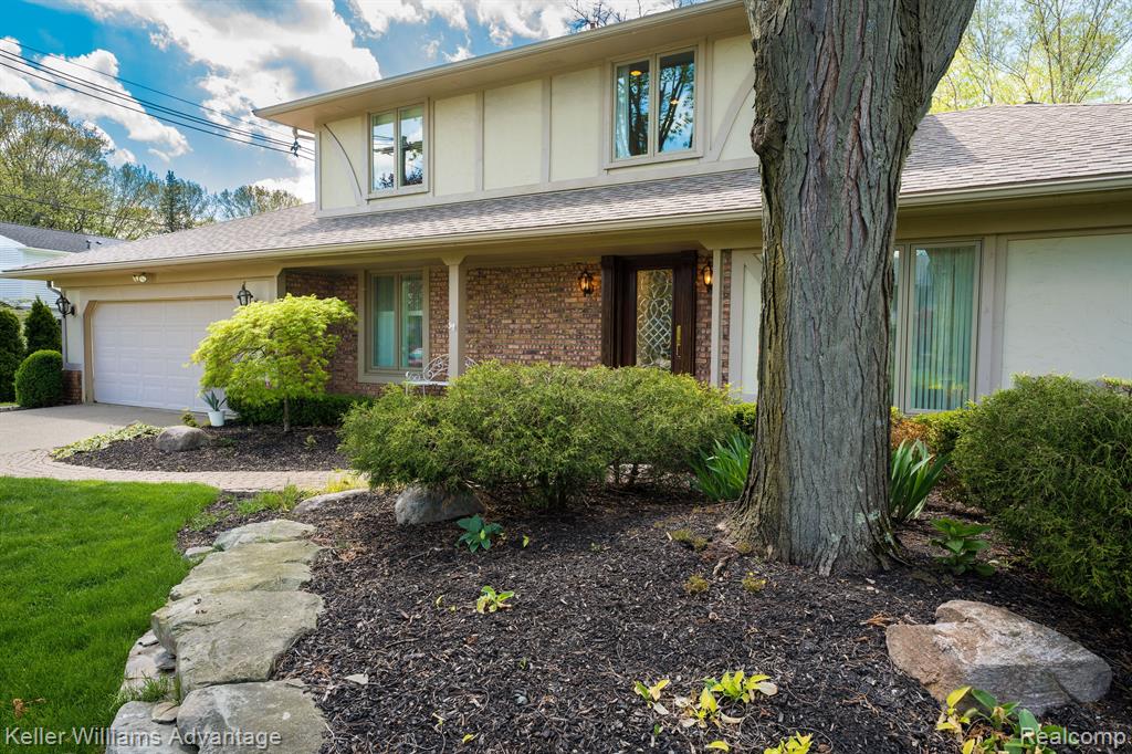 16131 Winchester Drive, Northville, MI 48168 — Photo 2