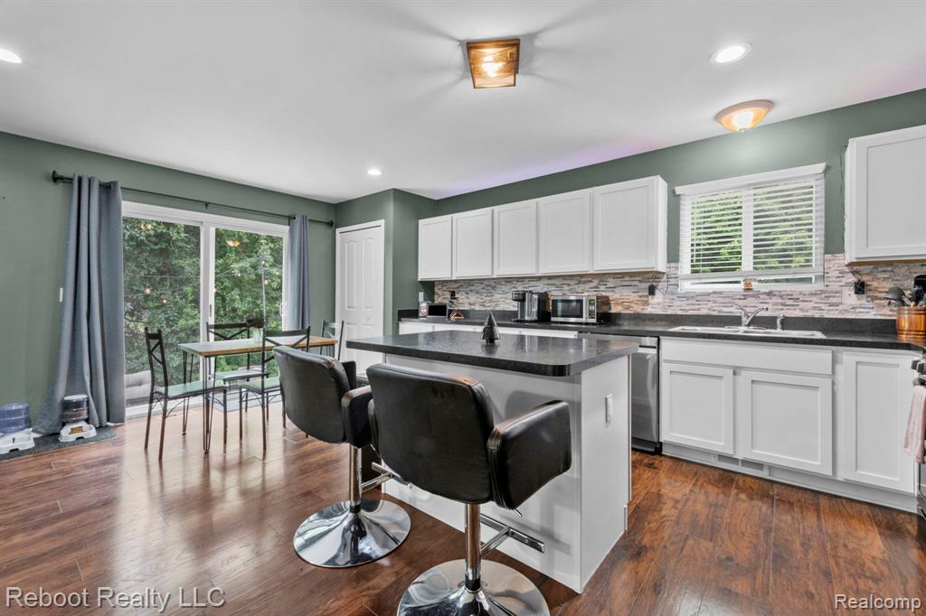 6555 Skylar Lane, Waterford, MI 48327 — Photo 7