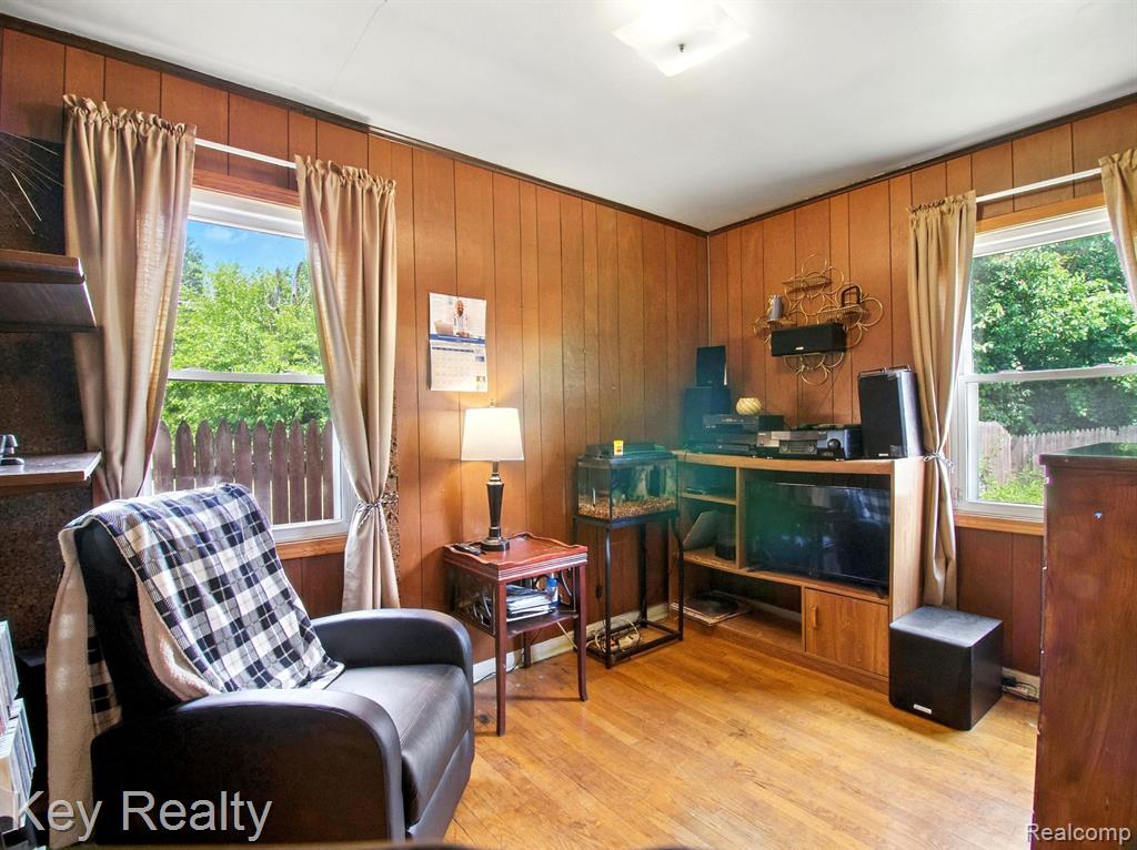 1225 S Annabelle Street, Detroit, MI 48217 — Photo 9