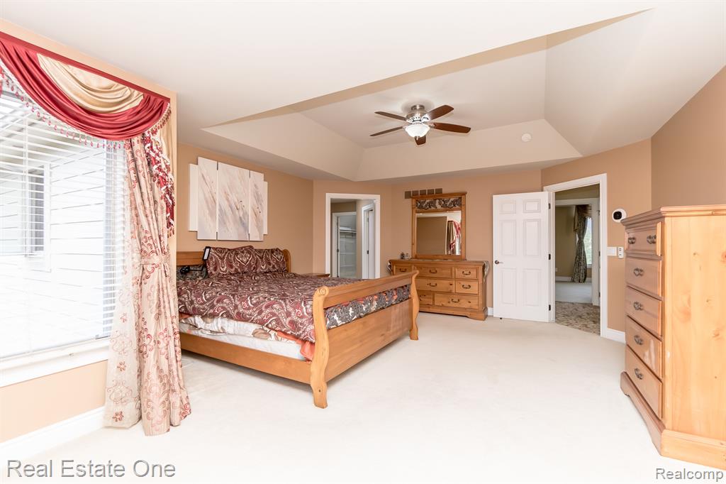 18090 Peninsula Way, Northville, MI 48168 — Photo 57