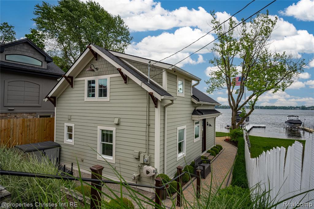 11693 Kenton Drive, Whitmore Lake, MI 48189 — Photo 2