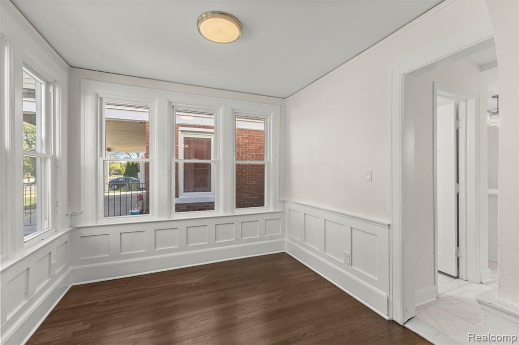 929 Lawrence Street, Detroit, MI 48202 — Photo 17