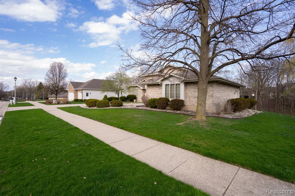 807 Oneida Woods Trail, Grand Ledge, MI 48837 — Photo 47