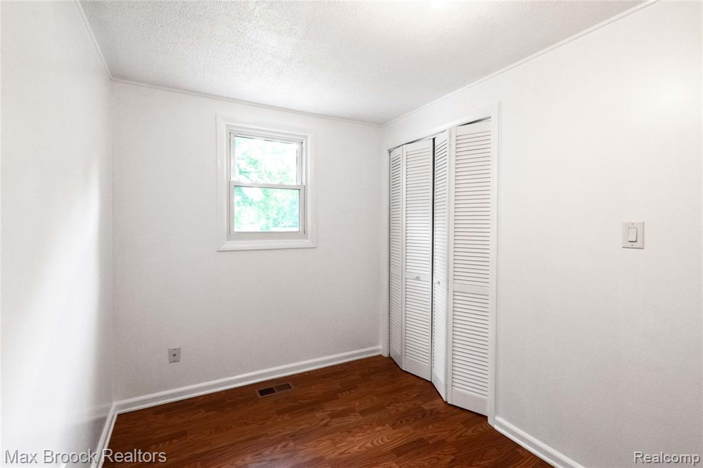 6479 Webb Drive, Flint, MI 48506 — Photo 16