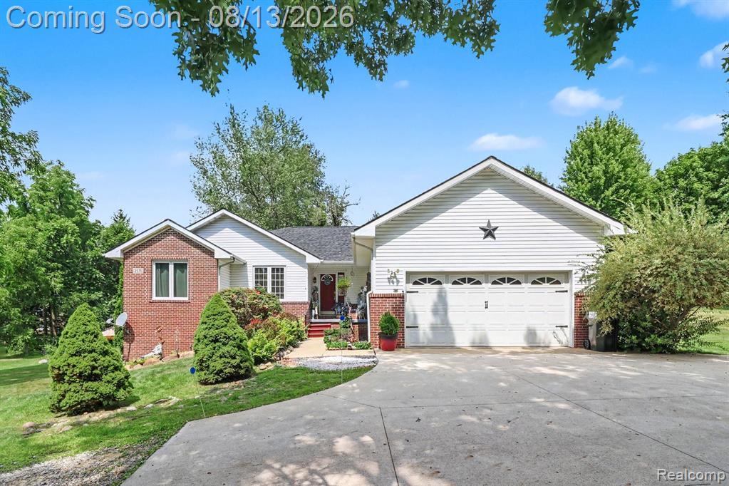 2575 County Farm Road, Howell, MI 48843