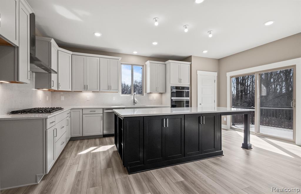 748 W SPANIEL Drive, Ann Arbor, MI 48108 — Photo 10