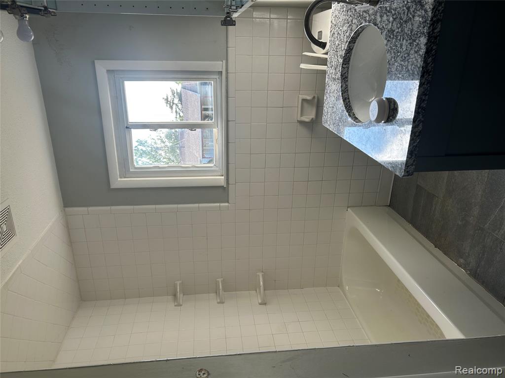 46210 Schimmel Avenue, Shelby Twp, MI 48317 — Photo 11