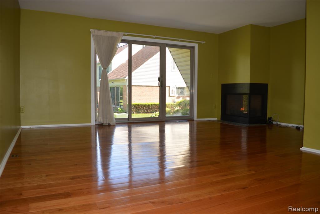 3883 OLD CREEK Road, 18, Troy, MI 48084 — Photo 17