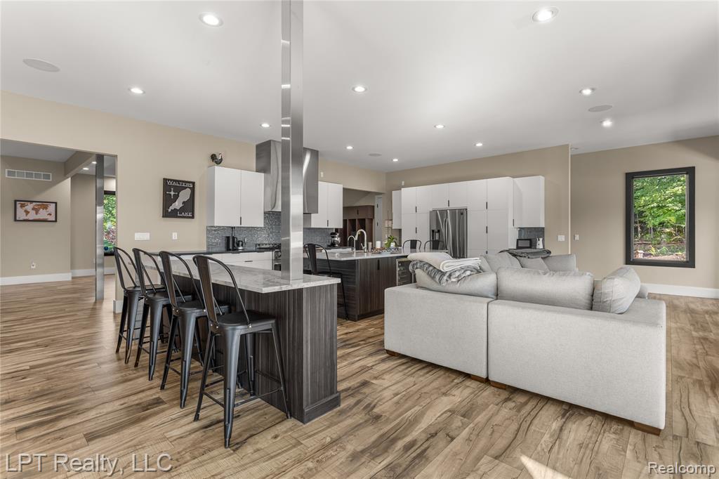 5029 Forest Valley Drive, Clarkston, MI 48348 — Photo 15