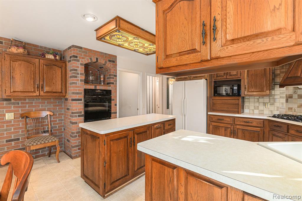 4597 Broughton Drive, Bloomfield Hills, MI 48301 — Photo 16