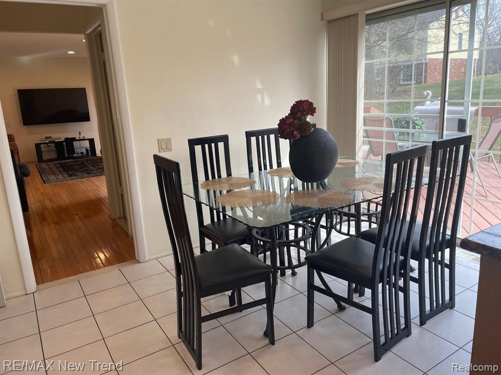 5250 Hardwoods Drive, West Bloomfield, MI 48323 — Photo 12