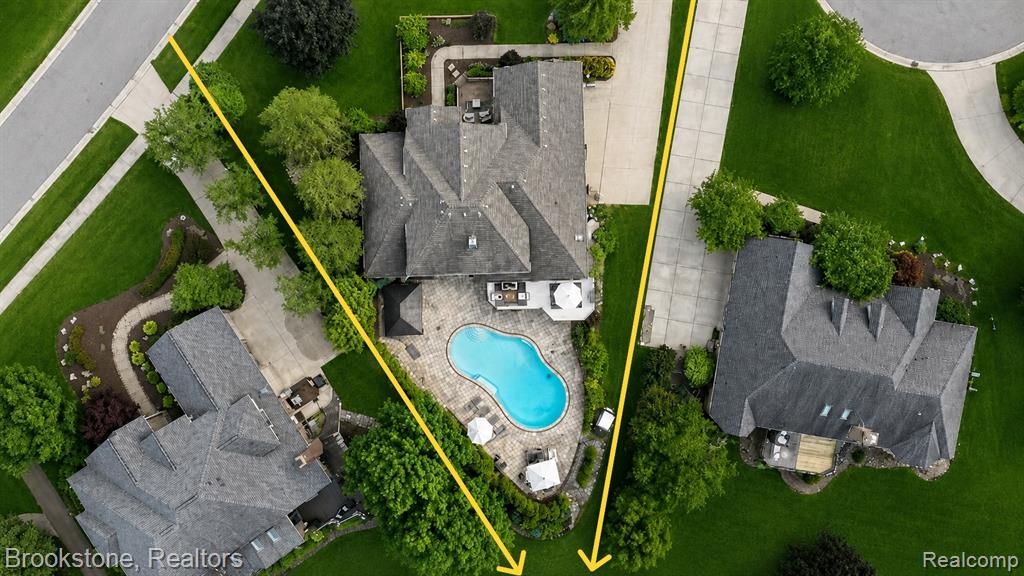 1270 Gleneagles, Highland, MI — Photo 10