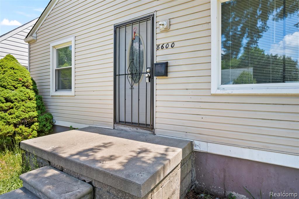 8600 Heyden Street, Detroit, MI 48228 — Photo 4