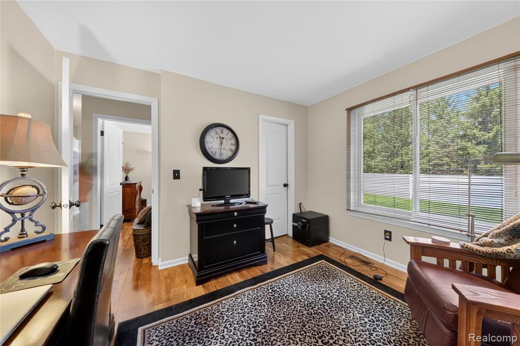 44570 Ridgefield Road, Canton, MI 48188 — Photo 16