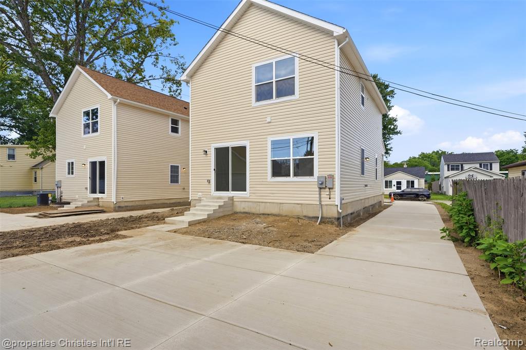 27828 Groveland Street, Madison Heights, MI 48071 — Photo 26