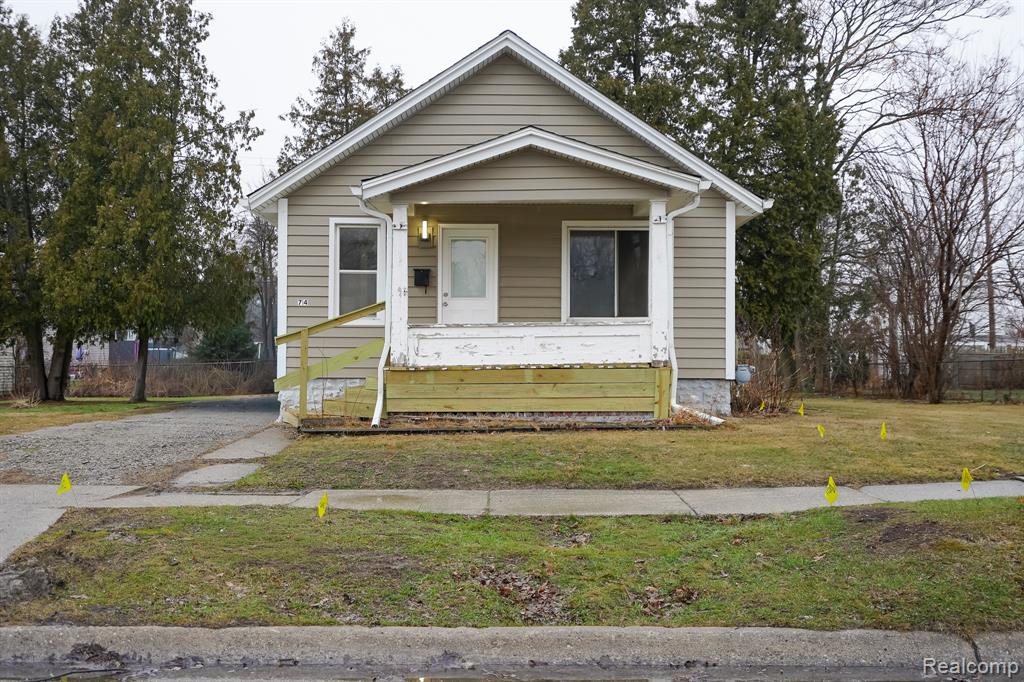 74 W BERNHARD Avenue, Hazel Park, MI 48030 — Photo 2