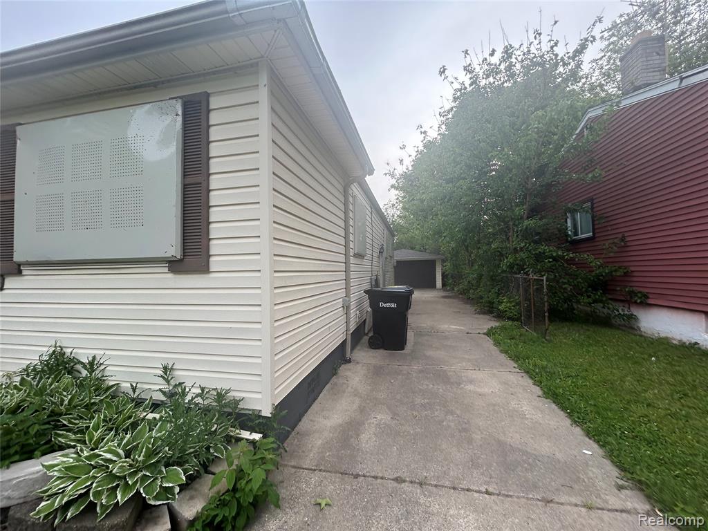 16121 Salem Street, Detroit, MI 48219 — Photo 24