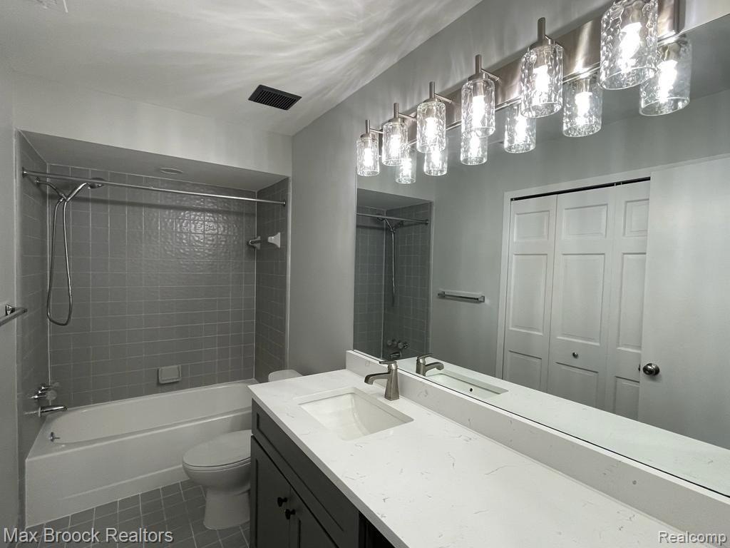 6635 BELLOWS Court, West Bloomfield, MI — Photo 9