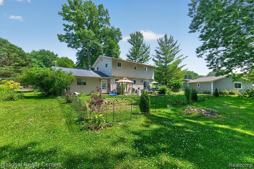 9472 Lakepointe Boulevard, Clay, MI 48001 — Photo 33