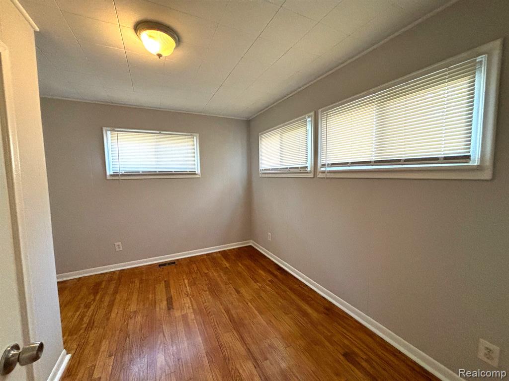 594 ANDRESEN, Hazel Park, MI 48030 — Photo 11
