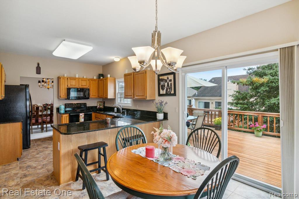41694 KENILWORTH Lane, Novi, MI 48377 — Photo 10