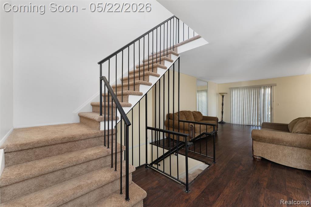 32105 W 12 Mile Road, Farmington, MI 48334 — Photo 4