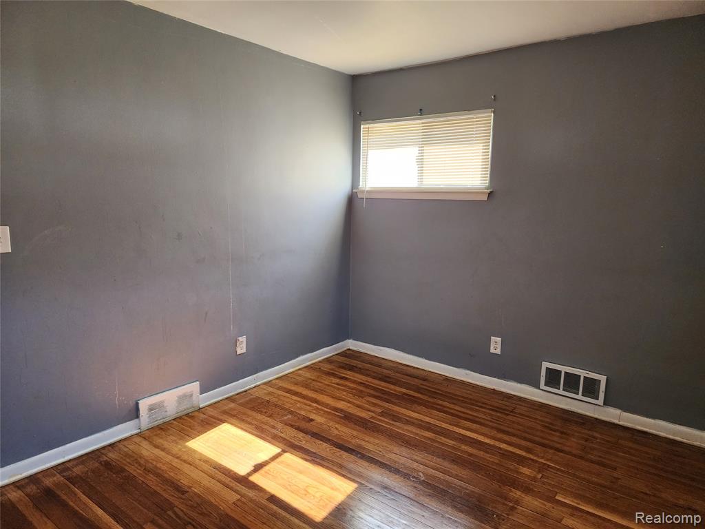 24643 Rosalind, Eastpointe, MI 48021 — Photo 13