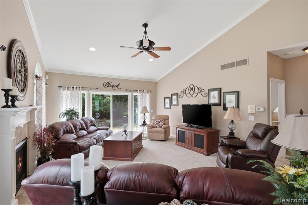 470 Delmar Court, Highland, MI — Photo 12