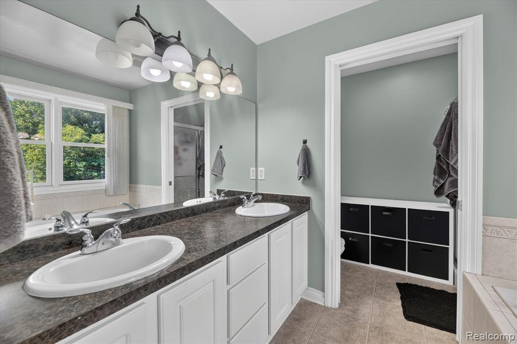 4185 Oak Street, Grand Blanc, MI 48439 — Photo 24