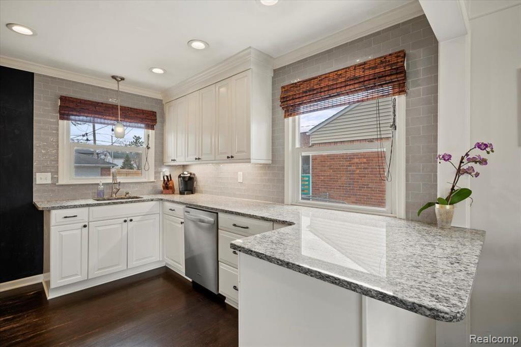 524 E LA SALLE Avenue, Royal Oak, MI 48073 — Photo 16