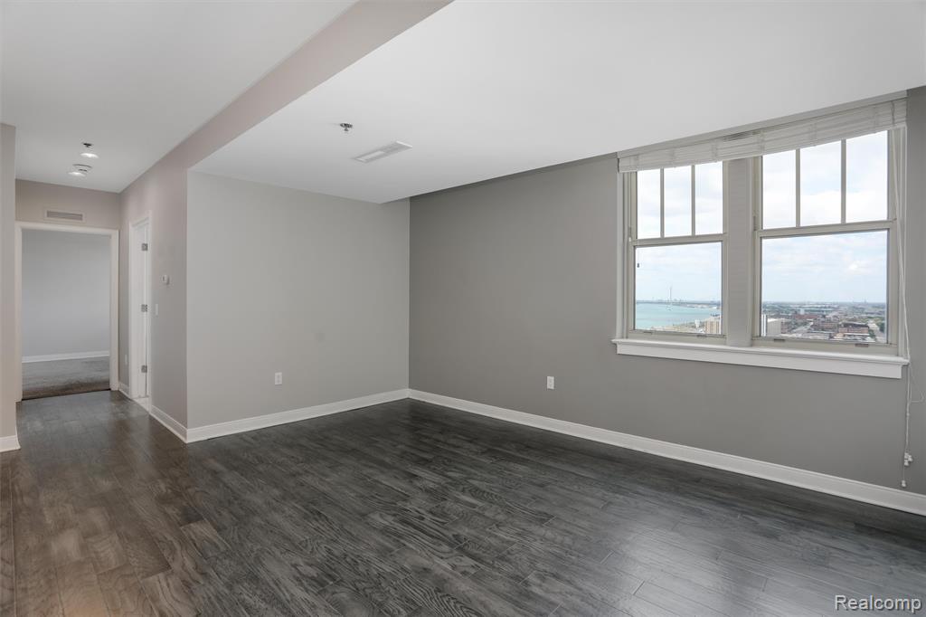 525 W Lafayette Boulevard, Detroit, MI 48226 — Photo 6