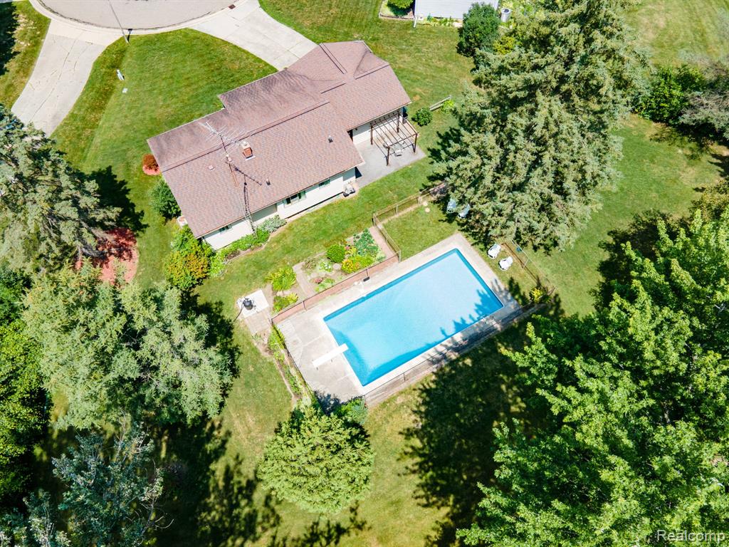 6157 Coventry Drive, Swartz Creek, MI 48473 — Photo 2
