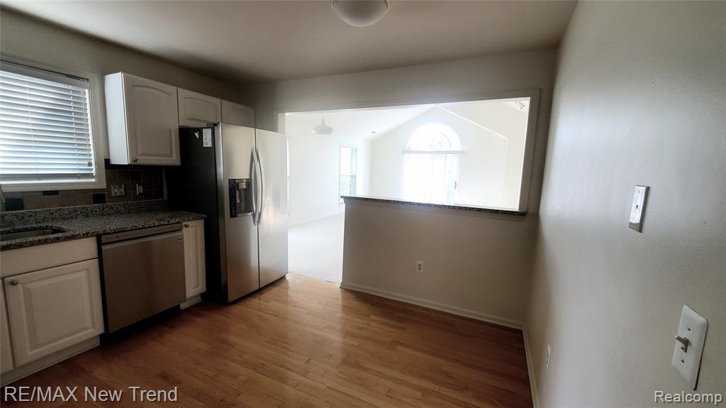 28280 Carlton Way Drive, Novi, MI 48377 — Photo 9