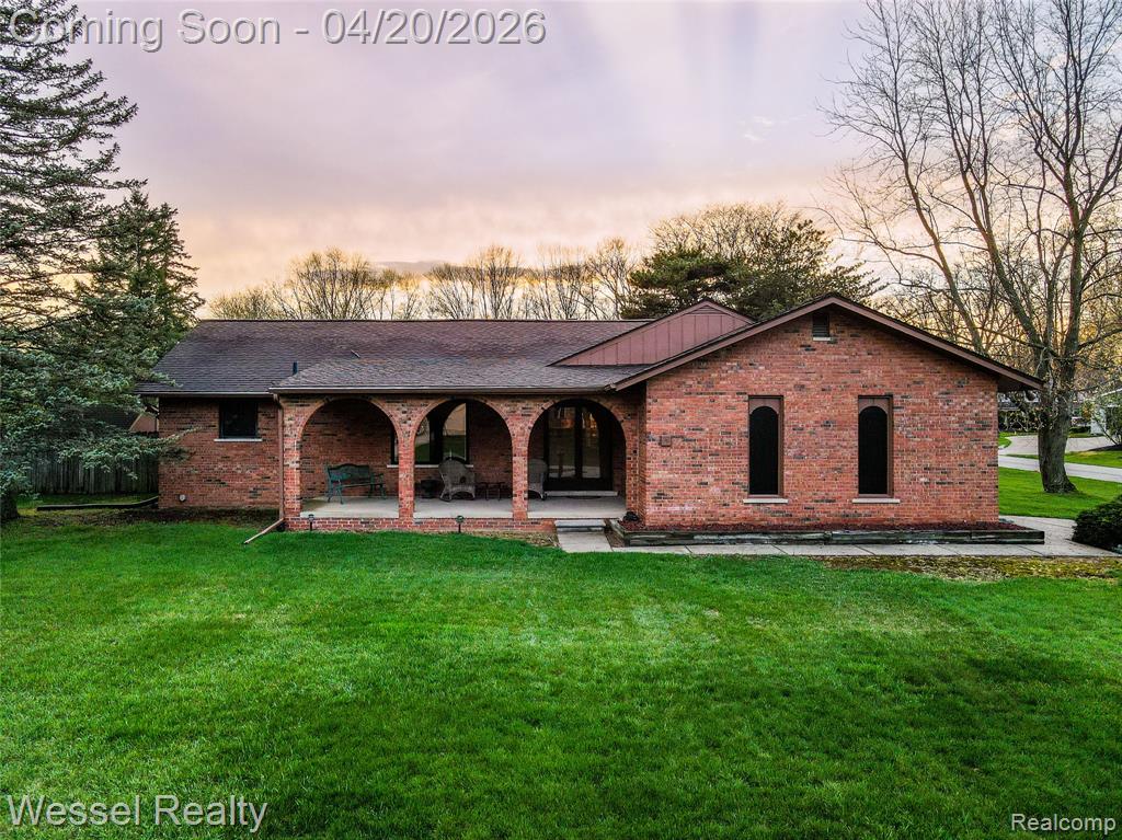 53659 Wolf Drive, Shelby Twp, MI 48316 — front exterior