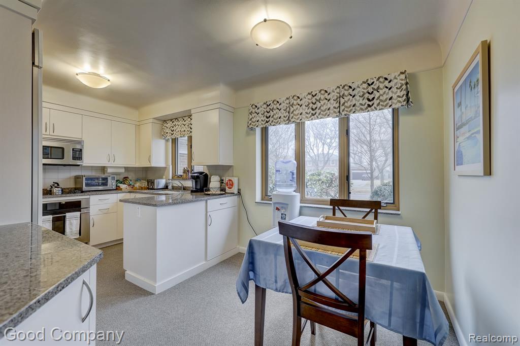 1557 Lochmoor Boulevard, Grosse Pointe Woods, MI 48236 — Photo 17