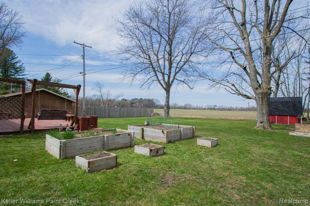 419 ALMONT Avenue, Almont, MI 48003 — Photo 18