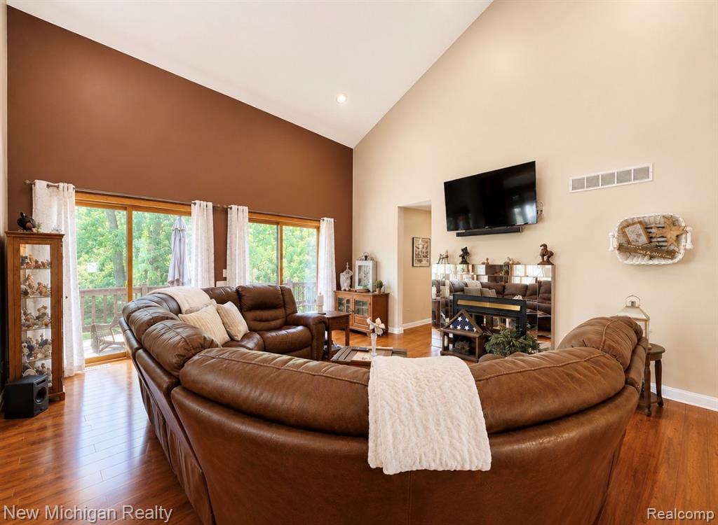 7156 River Road, Flushing, MI 48433 — Photo 6