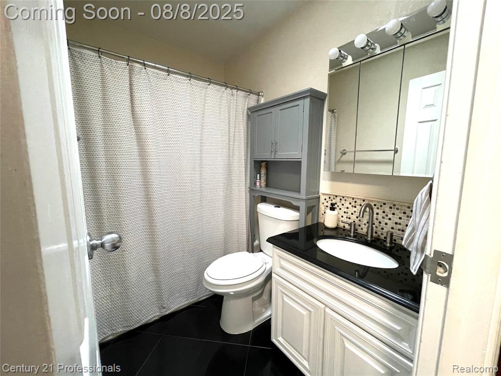 709 Hollybrook Drive, Midland, MI 48642 — Photo 18