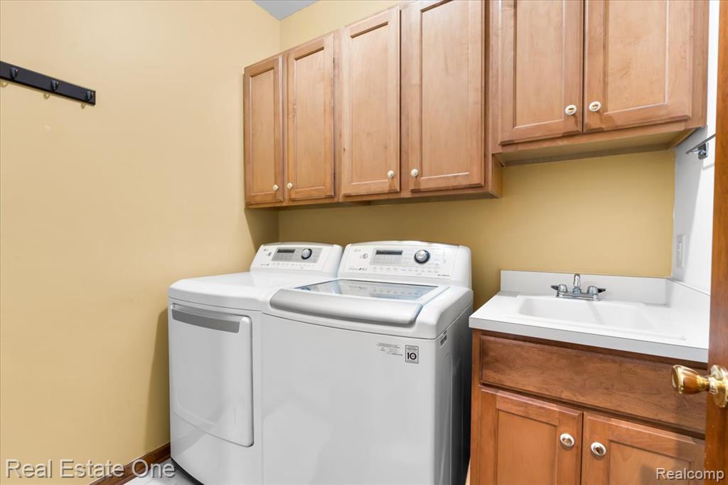 9952 Tioga Trail, Pinckney, MI 48169 — Photo 17