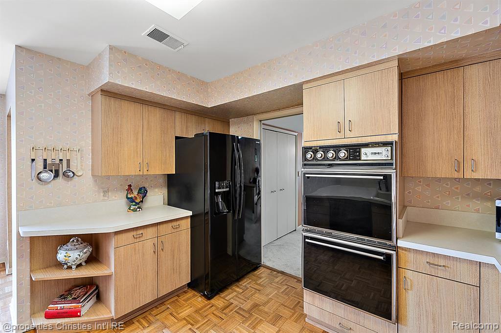 7460 PEBBLE Lane, West Bloomfield, MI — Photo 13