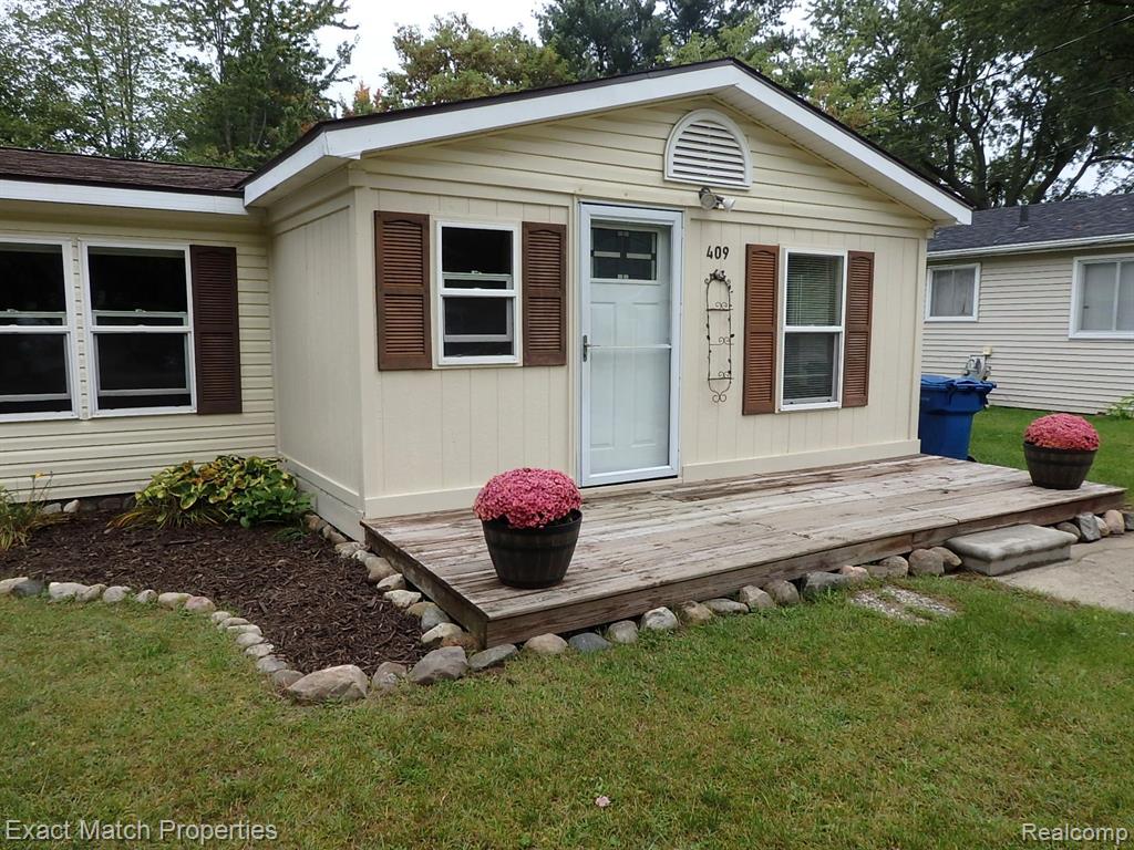 409 LAKEVIEW Street, Holly, MI 48442 — Photo 10