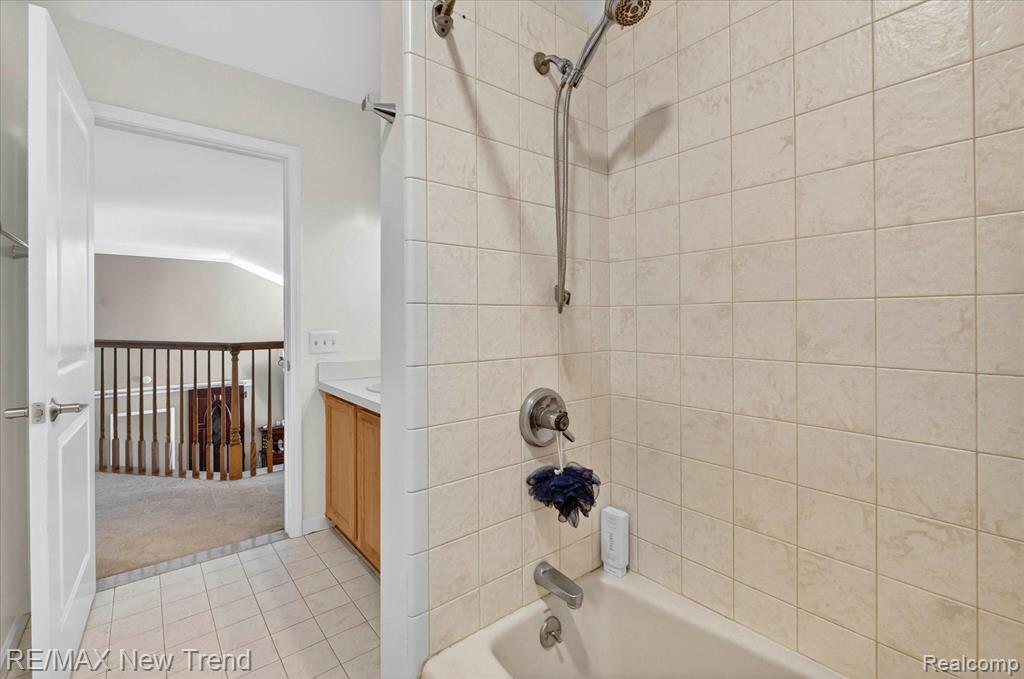 5721 Coralwood Court, Commerce Twp, MI 48382 — Photo 34