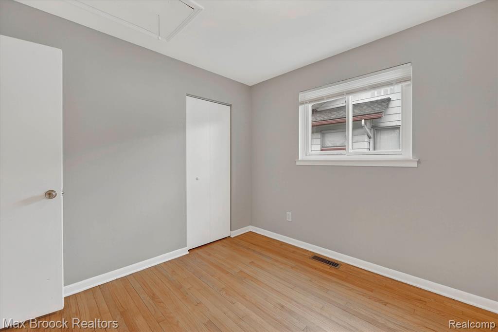 23448 Easterling Avenue, Hazel Park, MI 48030 — Photo 21