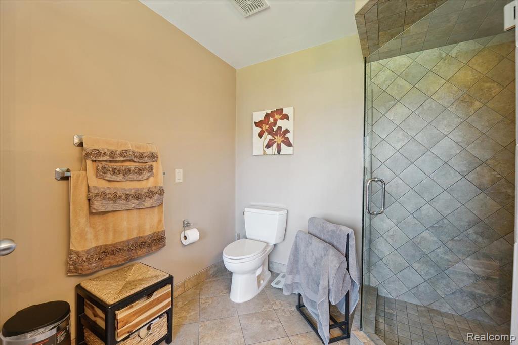 7039 Timberview Trail, West Bloomfield, MI — Photo 38