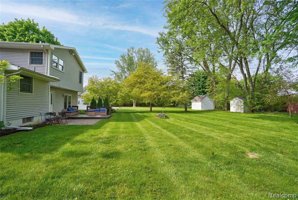 1070 Woodview Drive, Flint, MI 48507 — Photo 6
