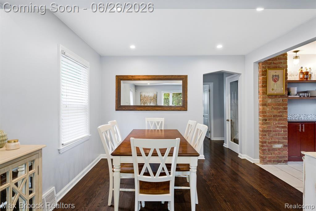 618 S Gainsborough Avenue, Royal Oak, MI 48067 — Photo 8