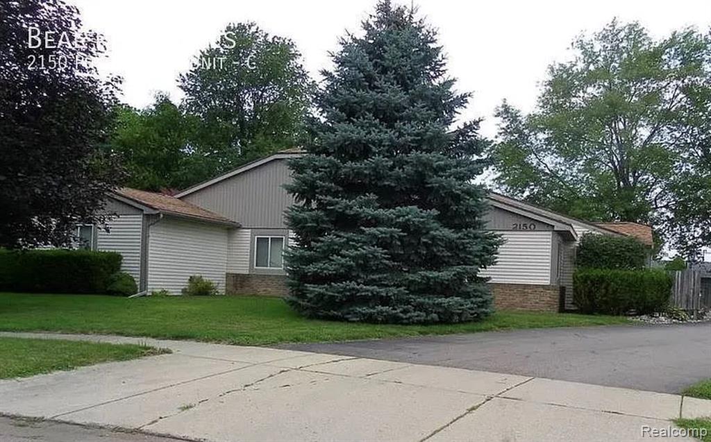 2150 Phillips Avenue, Holt, MI 48842